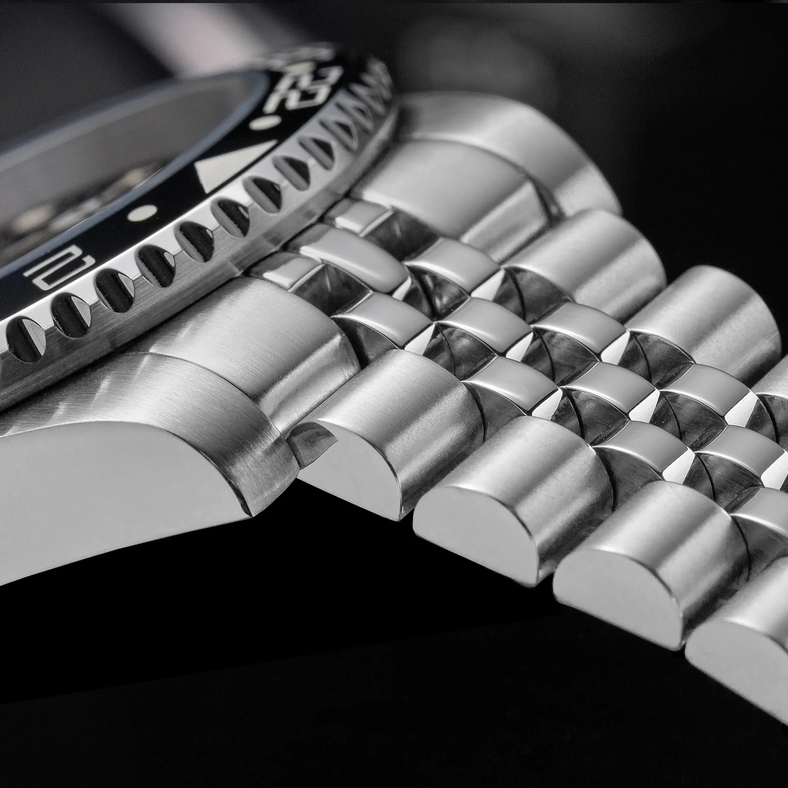 ADDIESDIVE Water Ghost Luxury Dive Watch GMT Quartz Watch AD2050-with Calendar - Image 16
