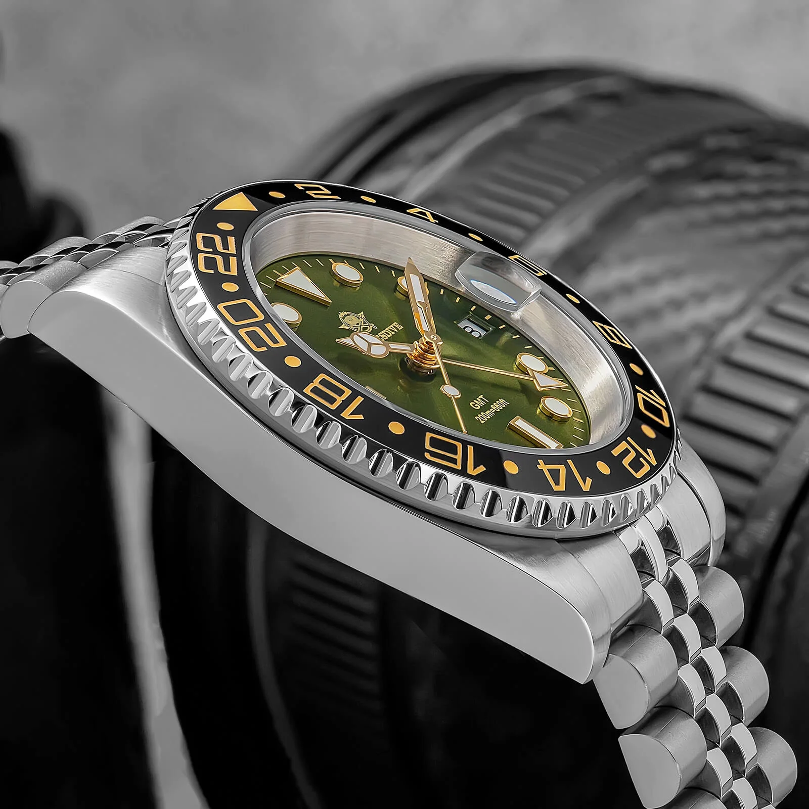 ADDIESDIVE Water Ghost Luxury Dive Watch GMT Quartz Watch AD2050-with Calendar - Image 25