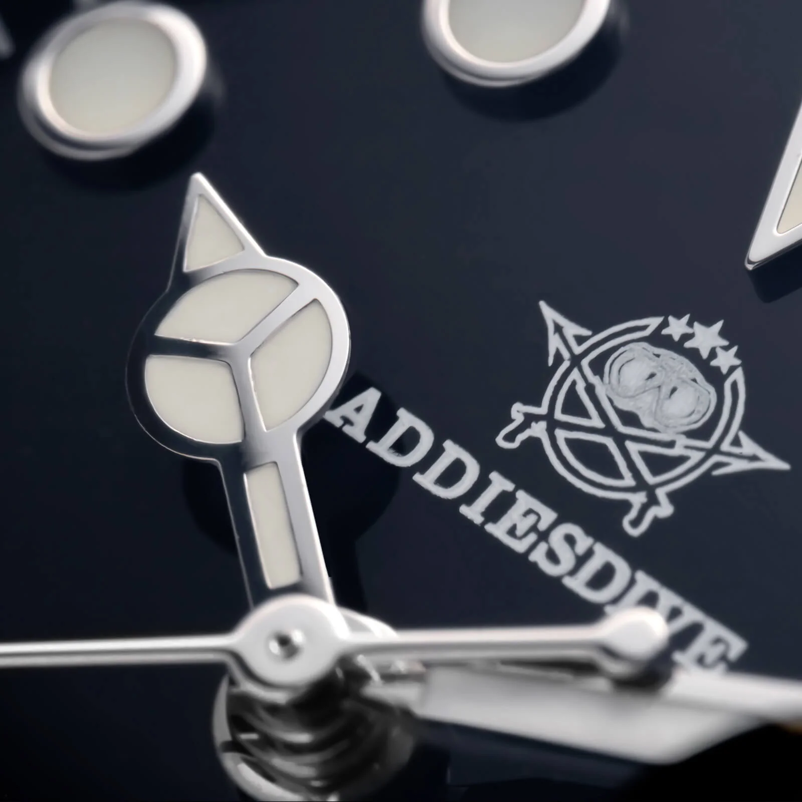 ADDIESDIVE Water Ghost Luxury Dive Watch GMT Quartz Watch AD2050-with Calendar - Image 9