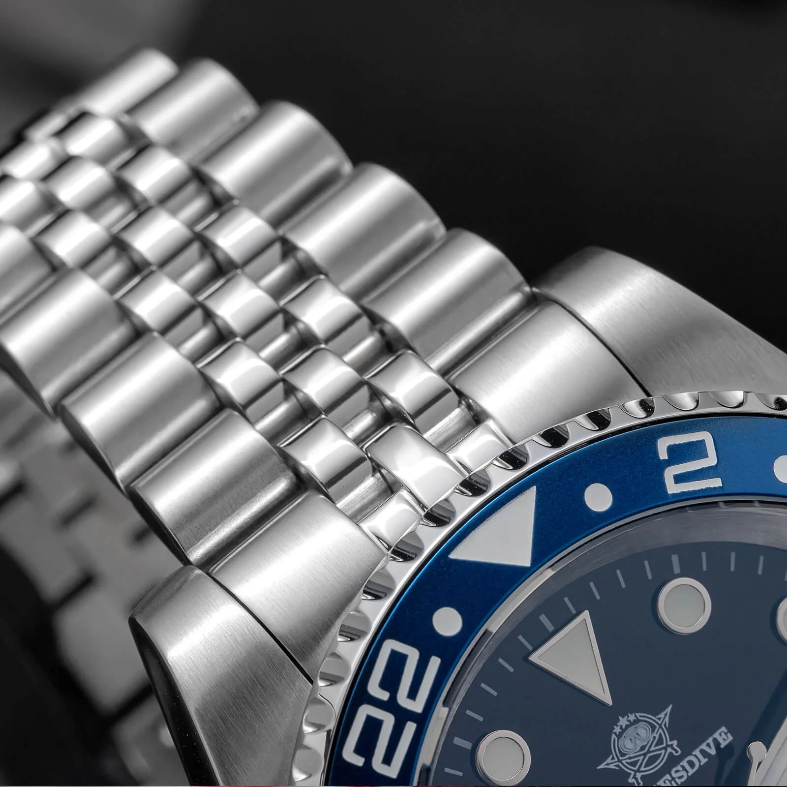 U.S. Warehouse -ADDIESDIVE Water Ghost Luxury Dive Watch GMT Quartz Watch AD2050-with Calendar - Image 17
