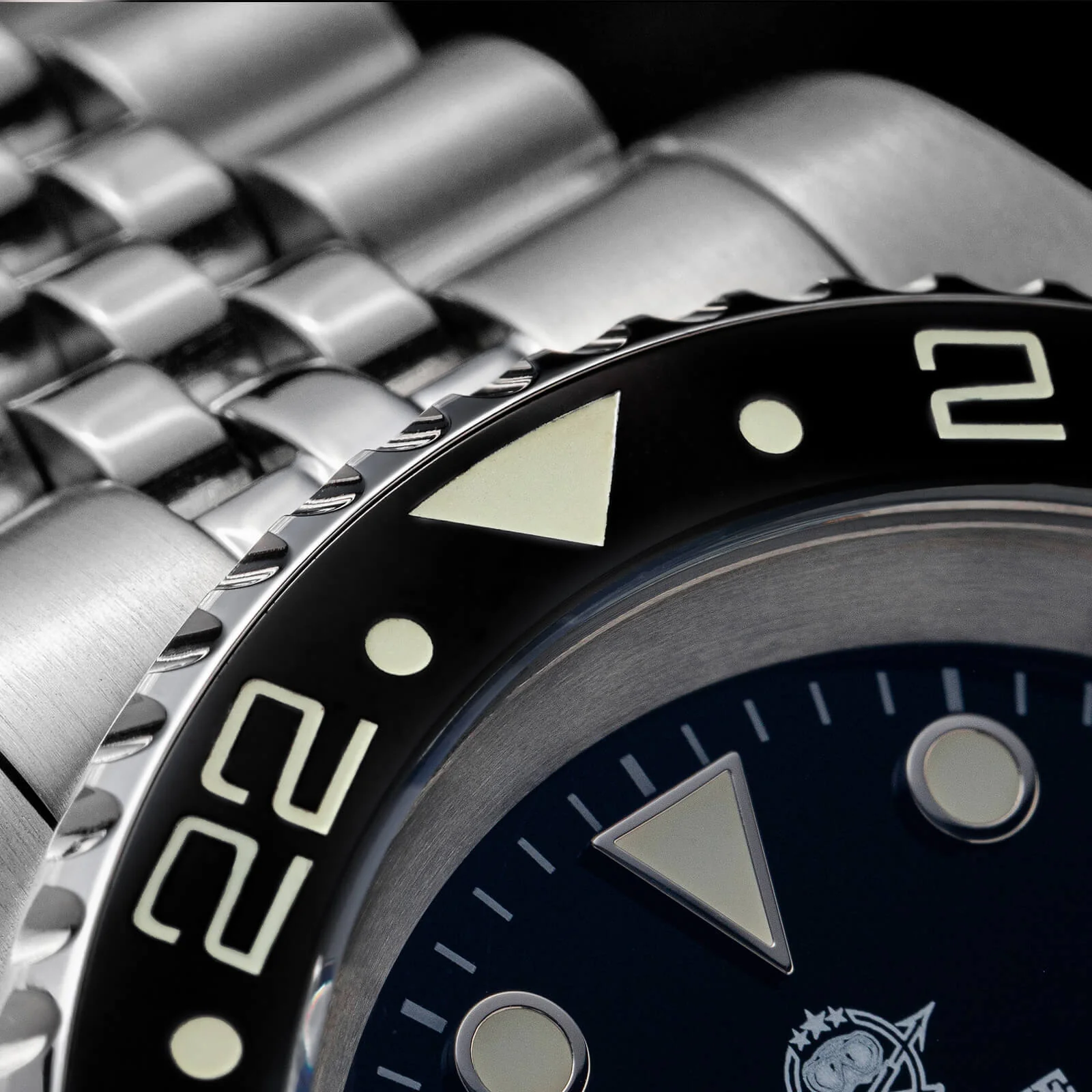 U.S. Warehouse -ADDIESDIVE Water Ghost Luxury Dive Watch GMT Quartz Watch AD2050-with Calendar - Image 3